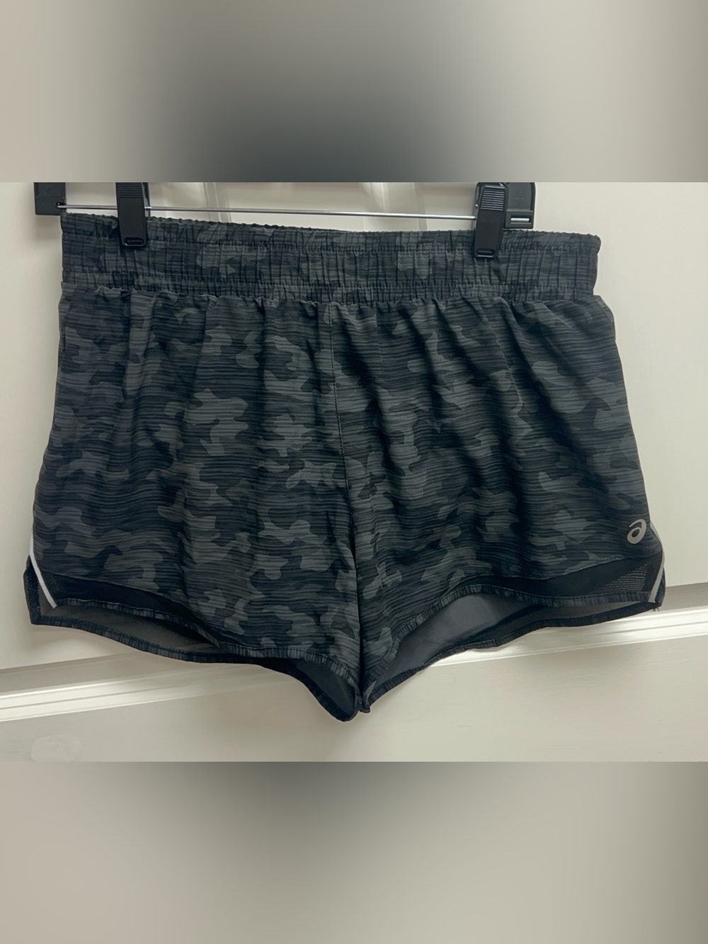 ASICS Black Camo Athletic Running Shorts Size Medium